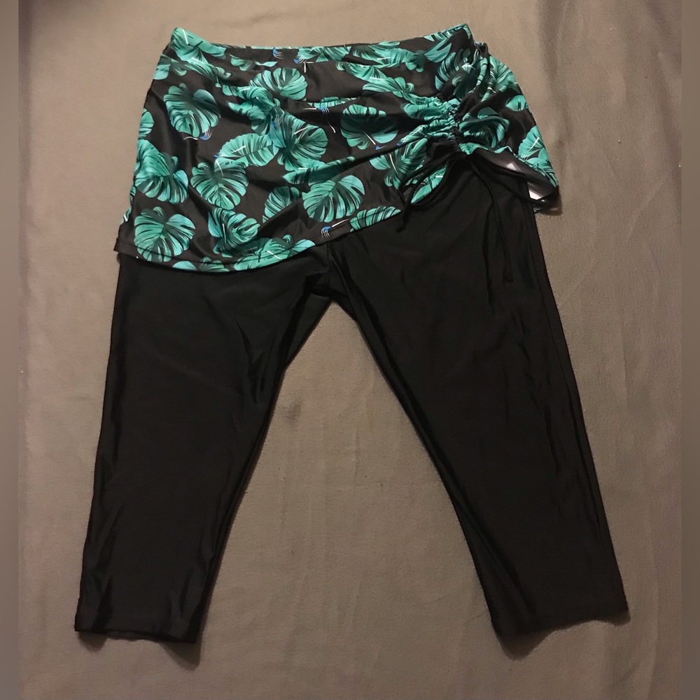 NWT Leoparts Skirted Swim Capris - Picture 11 of 11